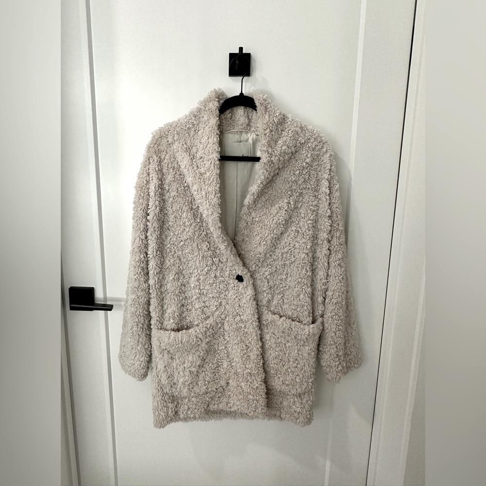 Aritzia Wilfred Free Plush Teddy Jacket, size small